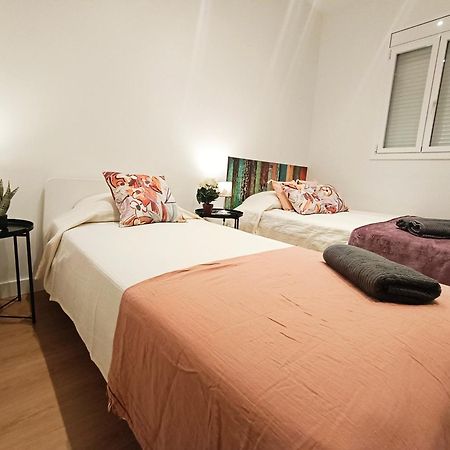 By Universitat Private Rooms Barcelona Eksteriør billede