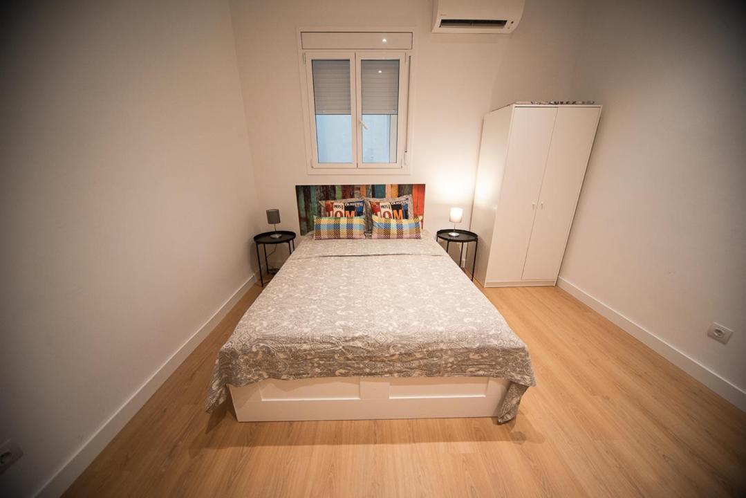 By Universitat Private Rooms Barcelona Eksteriør billede