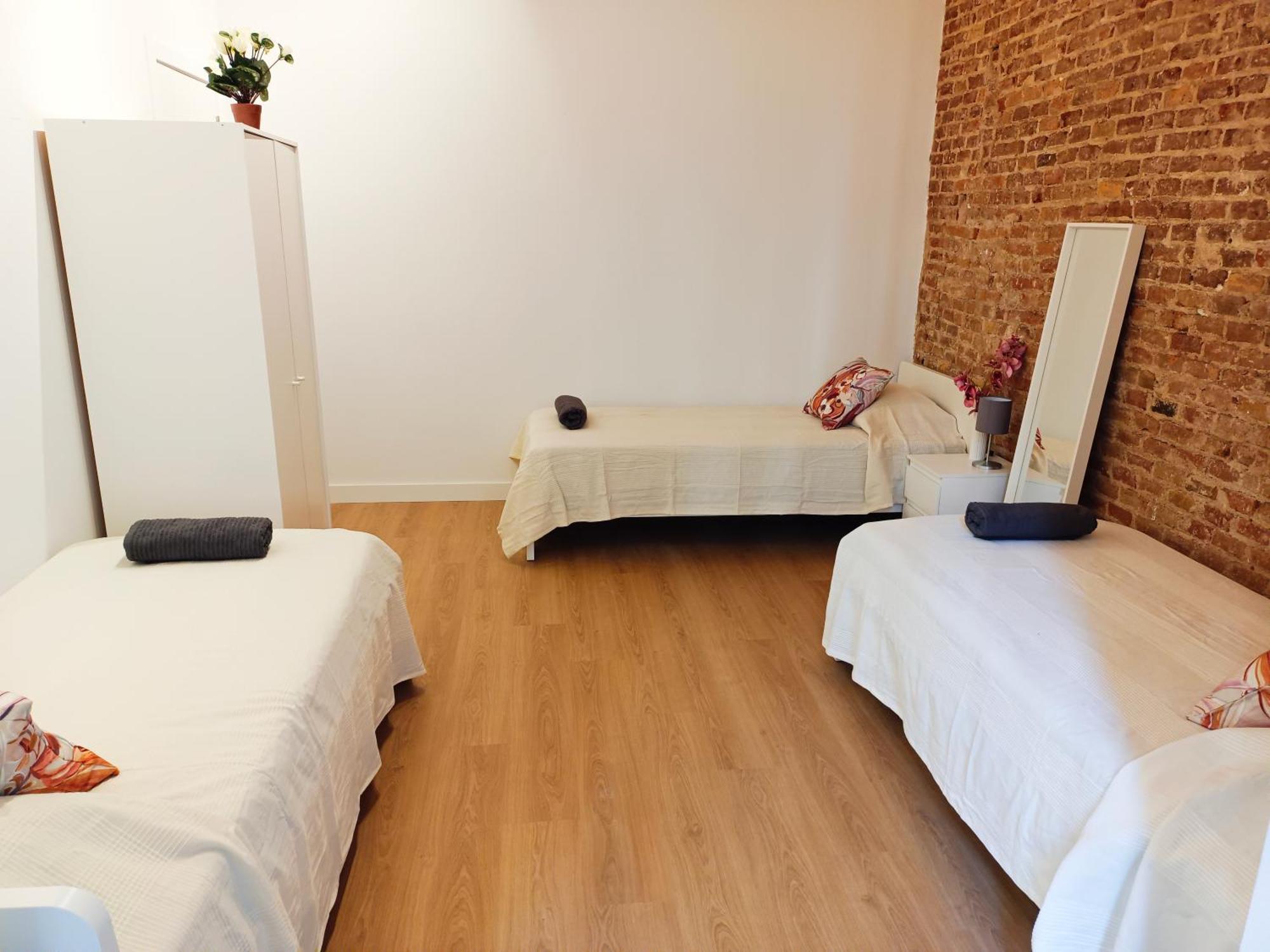 By Universitat Private Rooms Barcelona Eksteriør billede