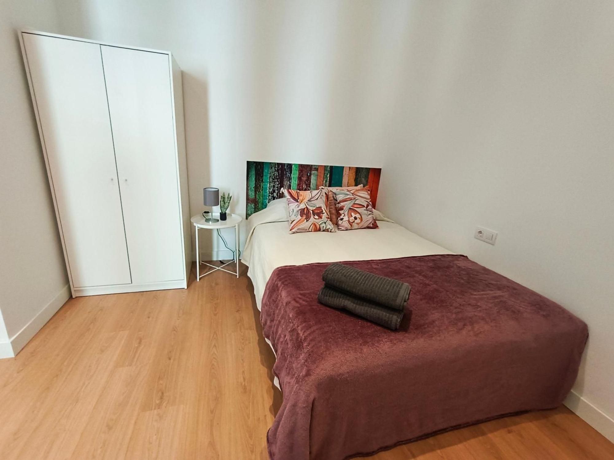By Universitat Private Rooms Barcelona Eksteriør billede