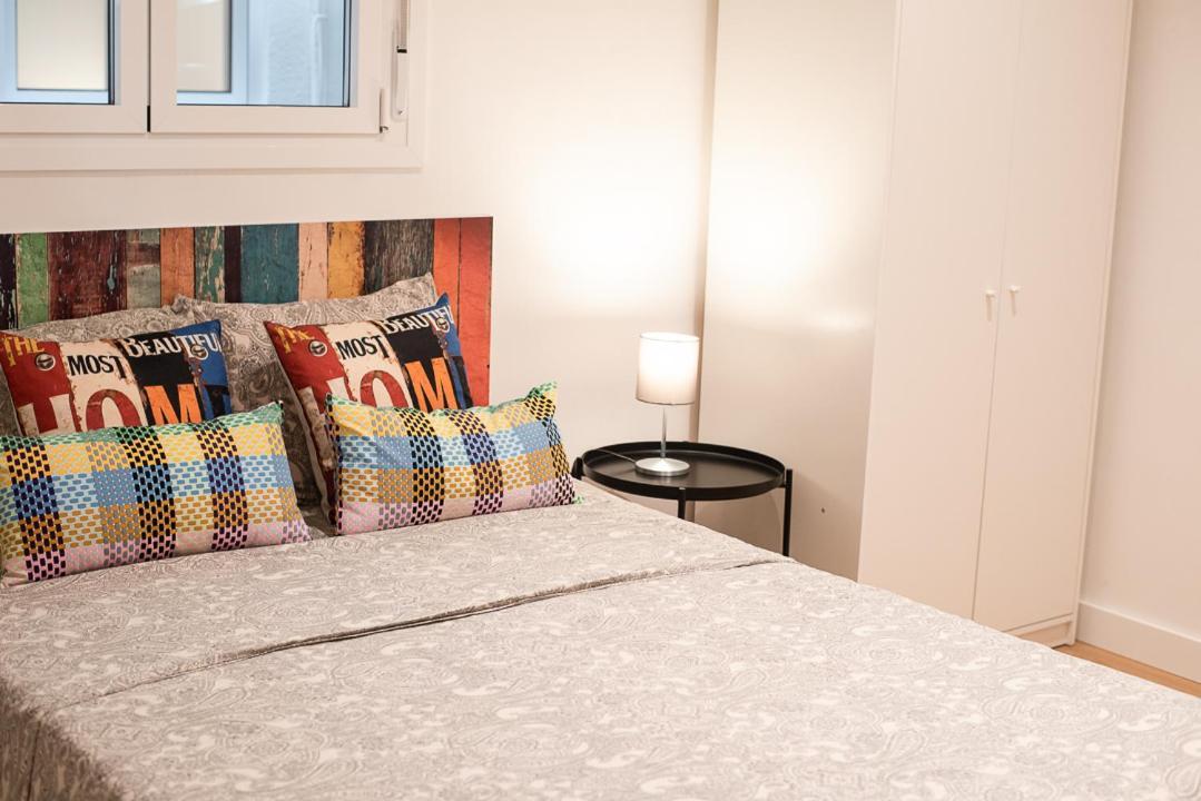By Universitat Private Rooms Barcelona Eksteriør billede