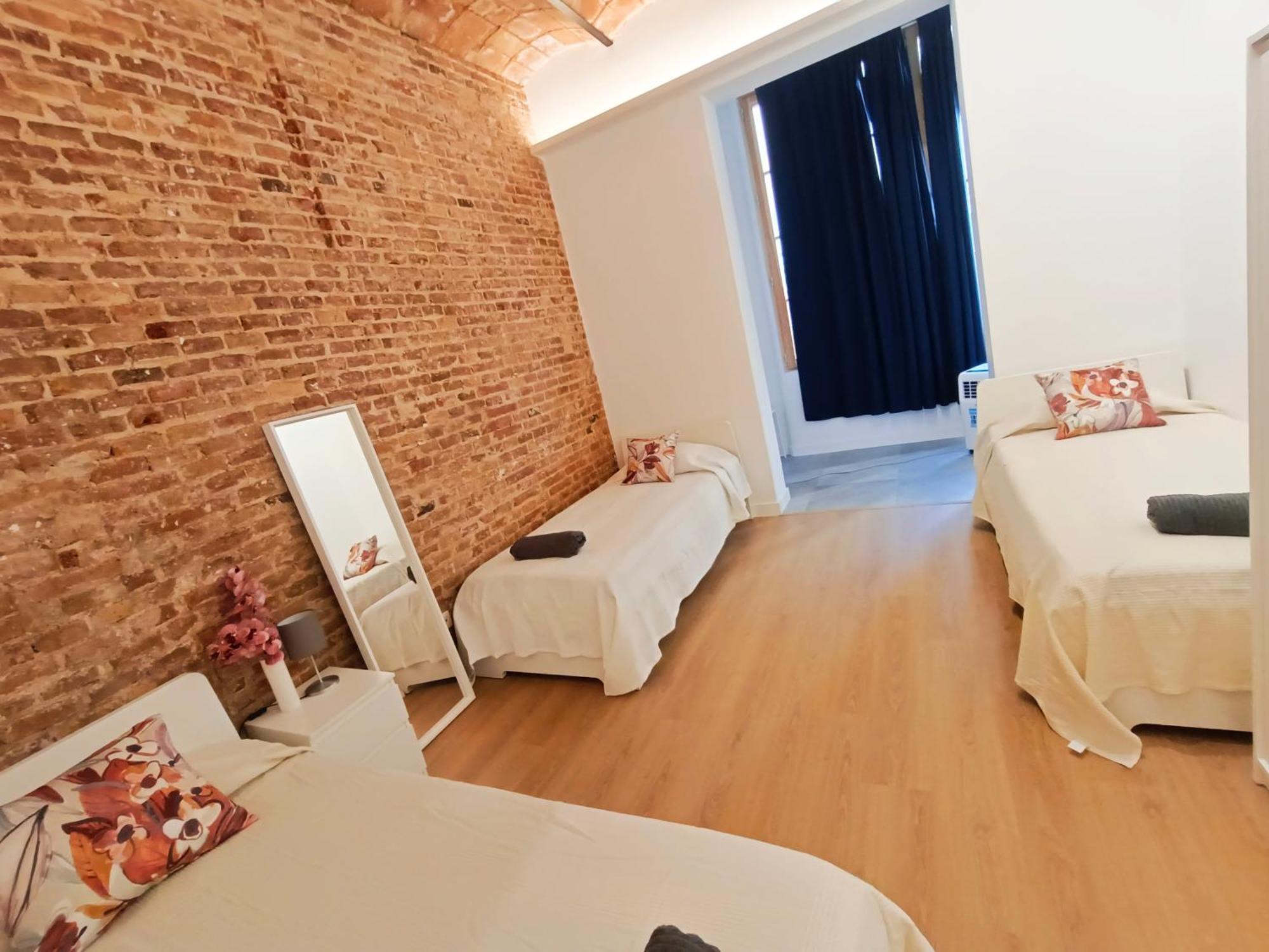 By Universitat Private Rooms Barcelona Eksteriør billede